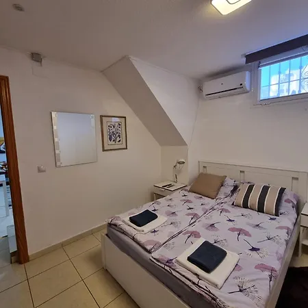 Cozy In Terraced House Pansiyon *